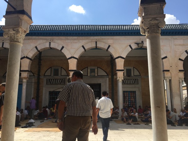قبلي : السماح بعودة إقامة صلاة الجمعة في عدد من المناطق