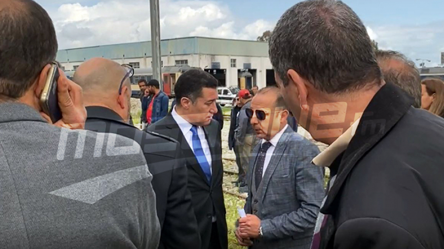 وزير النقل يتنقل على عين المكان لمعاينة حادث القطارين