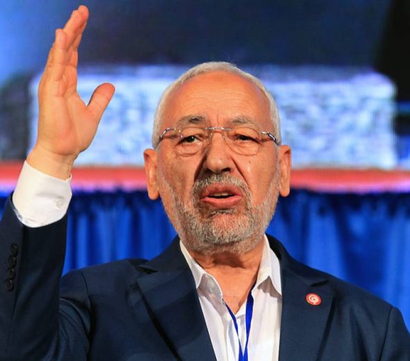 تونس.. الغنوشي يعدّ حل البرلمان تهديدا لأمن البلاد ويؤكد استدعاء عشرات النواب للتحقيق والمرزوقي يدعو لعزل سعيّد